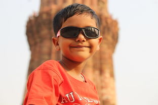 爱游戏官方-天才少年：年仅18岁的新锐球员崭露头角，天才少年年龄