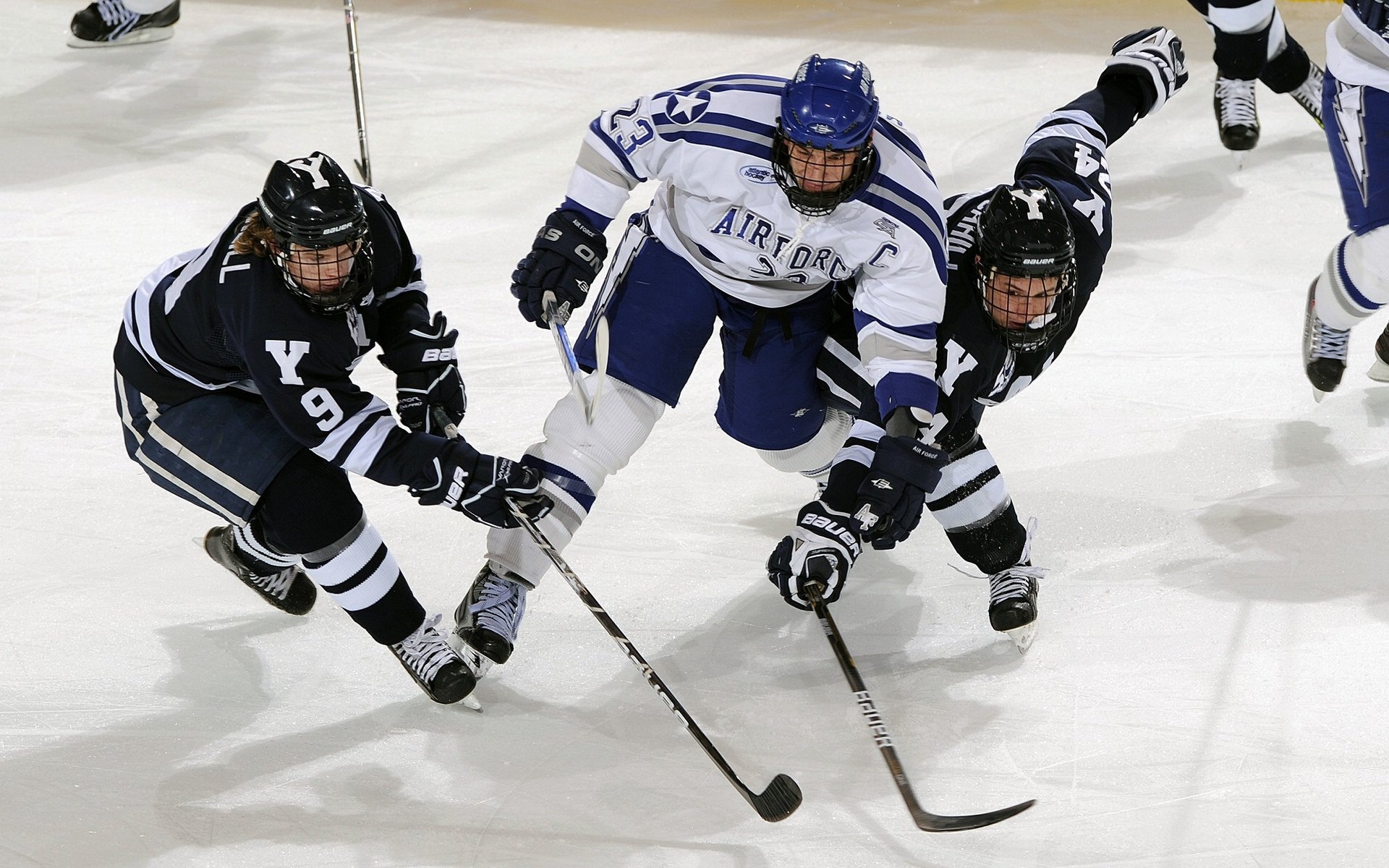 体育新闻中心深化体育传媒与科技企业合作，体育赛事新媒体传播